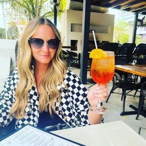 Maui Jim OLILI Polarized Cat Eye Sunglasses in tortoise shell w/case and cloth